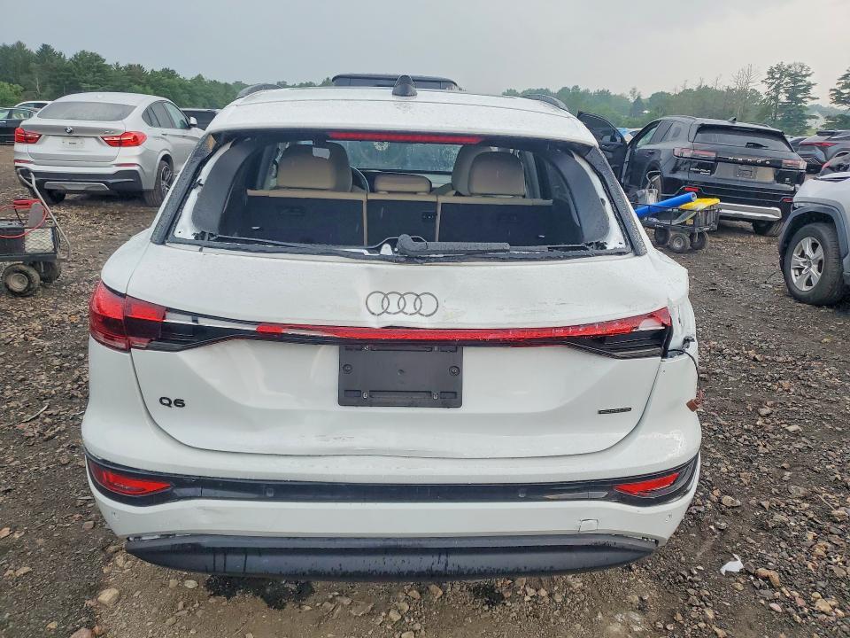 2025 AUDI Q6 E-TRON PRESTIGE — Фото 6 из 13