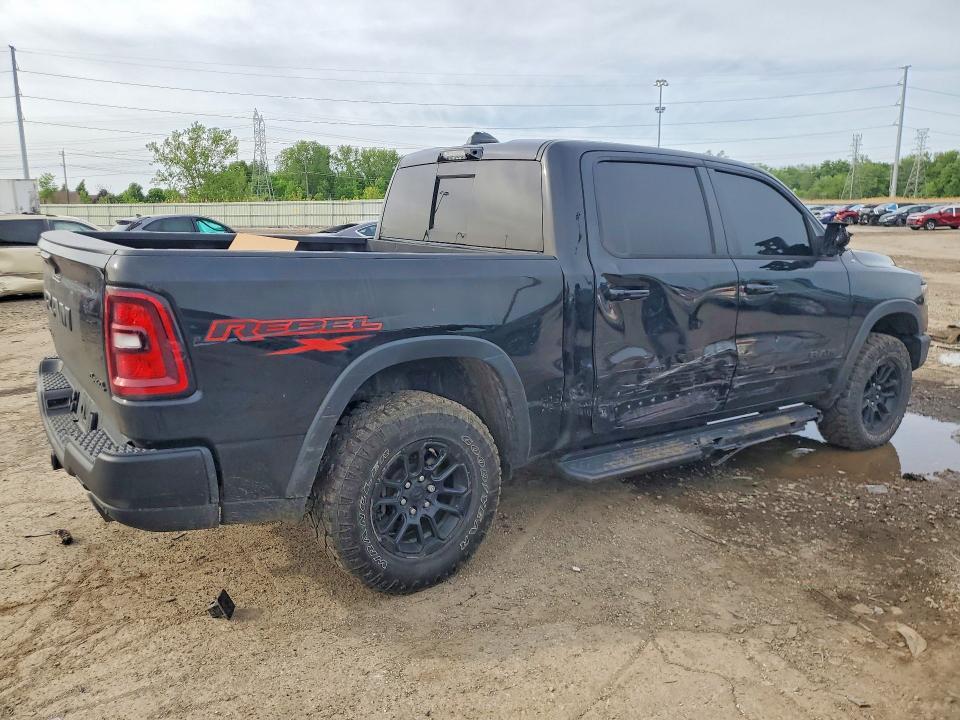2025 RAM 1500 REBEL — Фото 3 из 12