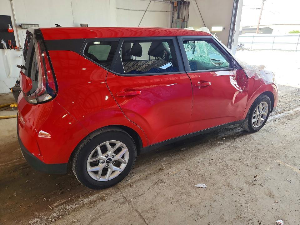 2025 KIA SOUL LX — Фото 3 из 13