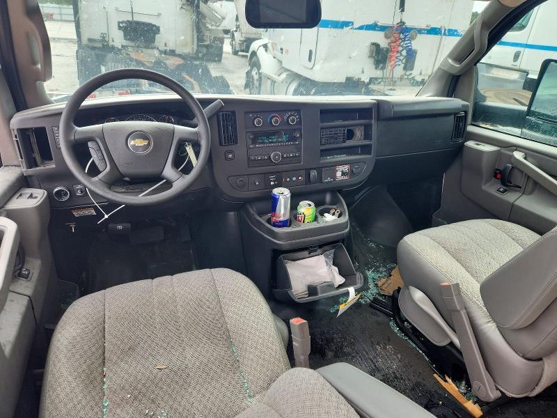 2025 CHEVROLET EXPRESS G4500 — Фото 8 из 12