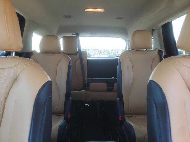 2024 KIA CARNIVAL LX — Фото 10 из 13