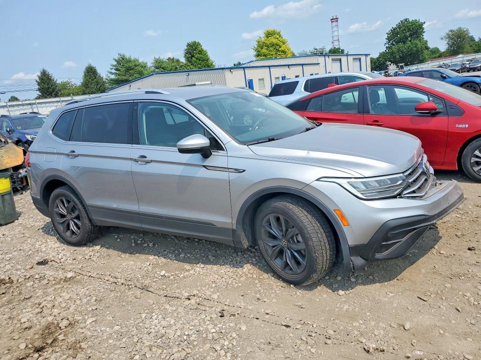 2023 VOLKSWAGEN TIGUAN SE — Фото 4 из 13