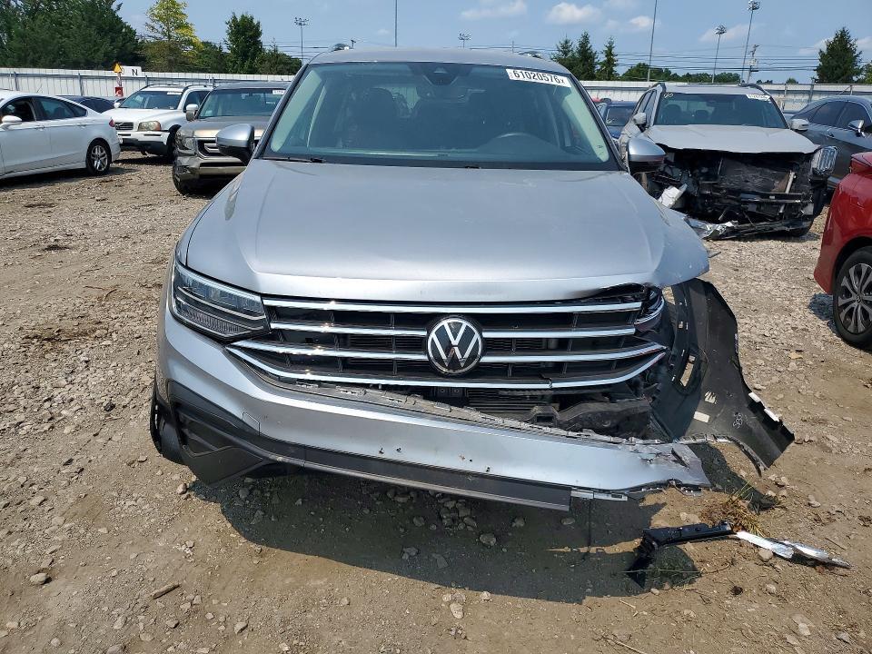 2023 VOLKSWAGEN TIGUAN SE — Фото 5 из 13