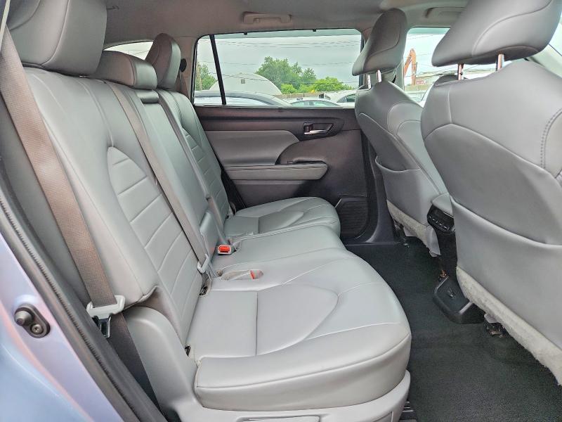 2022 TOYOTA HIGHLANDER XLE — Фото 11 из 13