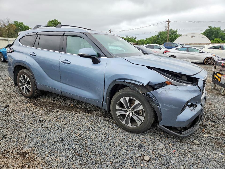 2022 TOYOTA HIGHLANDER XLE — Фото 4 из 13