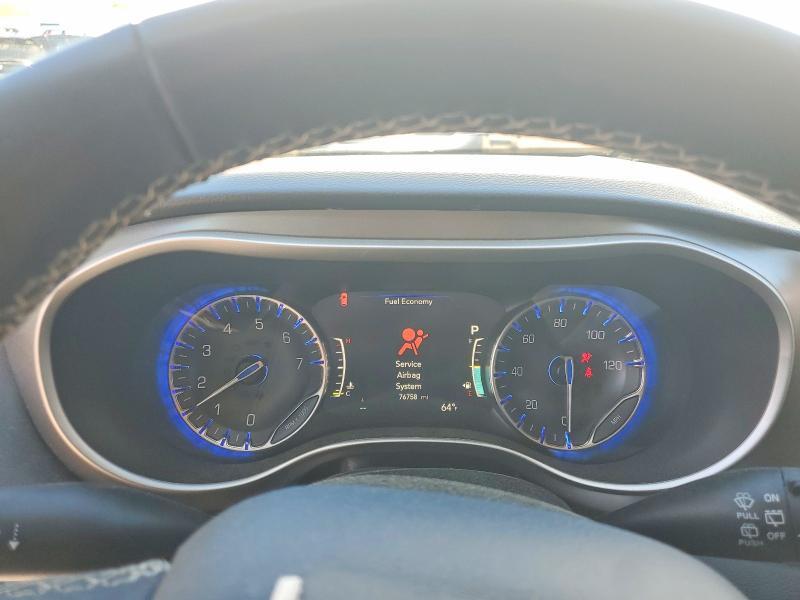 2022 CHRYSLER PACIFICA TOURING L — Фото 9 из 13