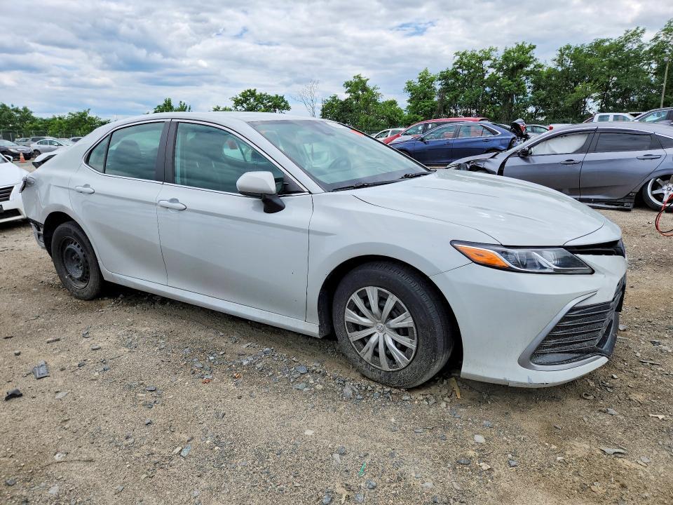 2022 TOYOTA CAMRY LE — Фото 4 из 12
