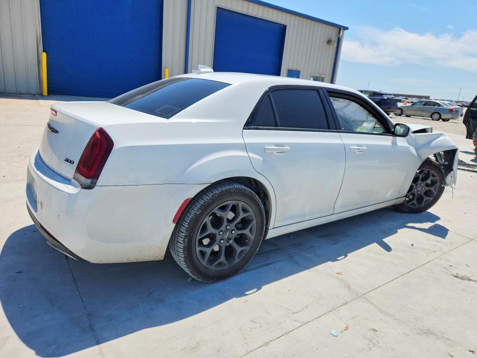 2022 CHRYSLER 300 TOURING L — Фото 3 из 13