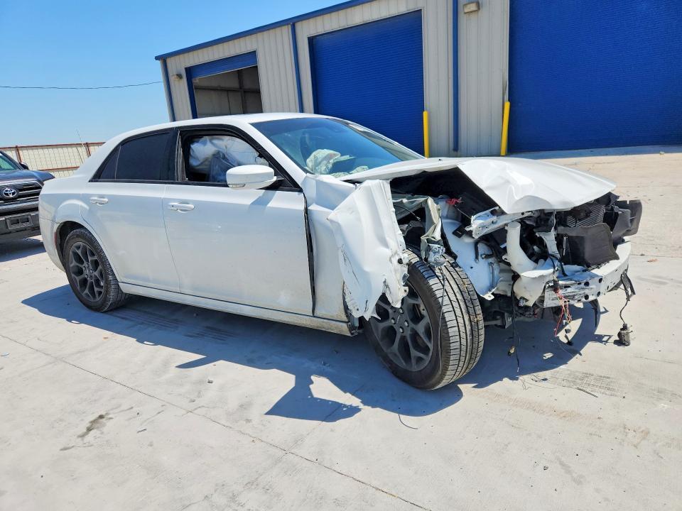 2022 CHRYSLER 300 TOURING L — Фото 4 из 13