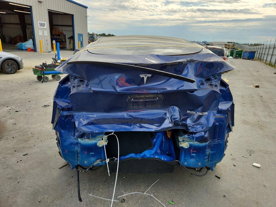 2022 TESLA MODEL Y — Фото 6 из 13