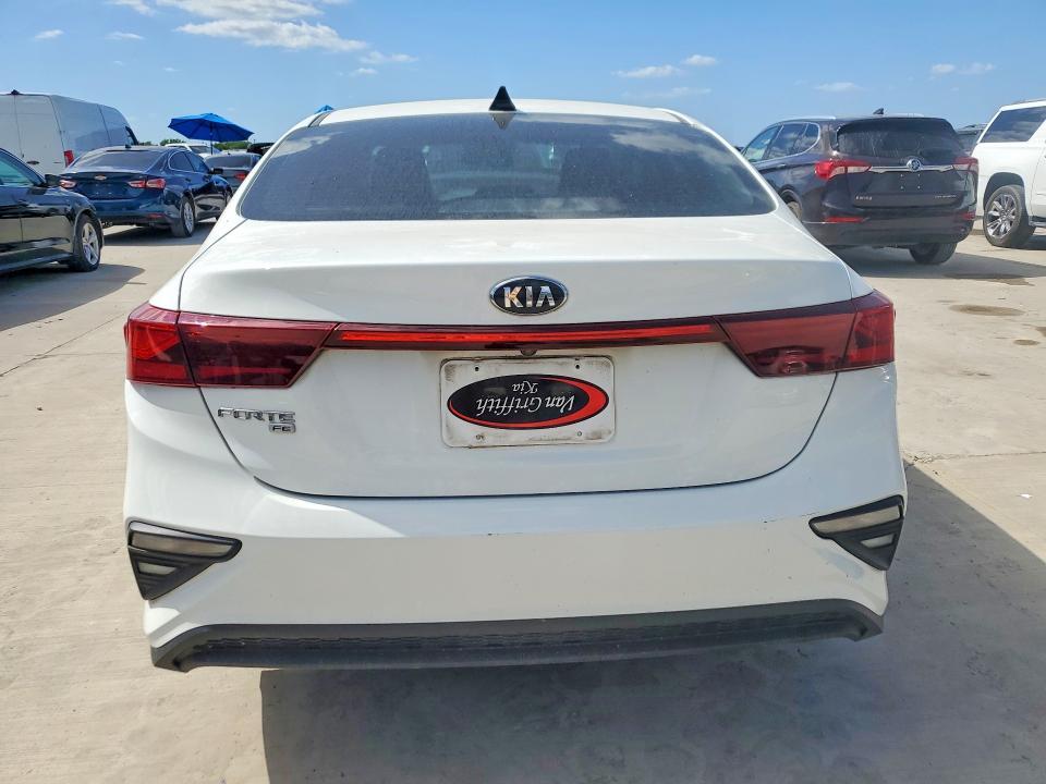 2021 KIA FORTE FE — Фото 6 из 12