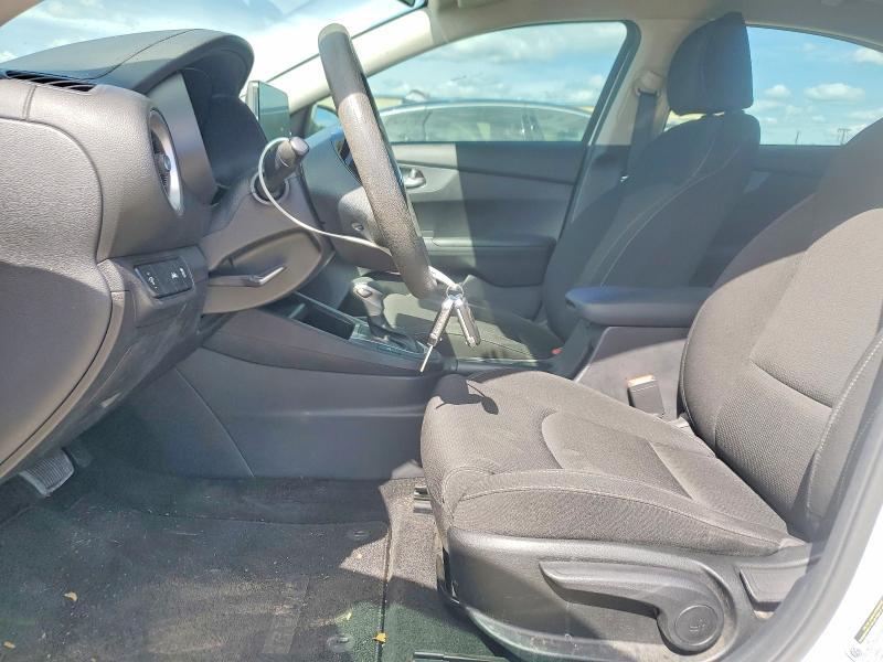 2021 KIA FORTE FE — Фото 7 из 12