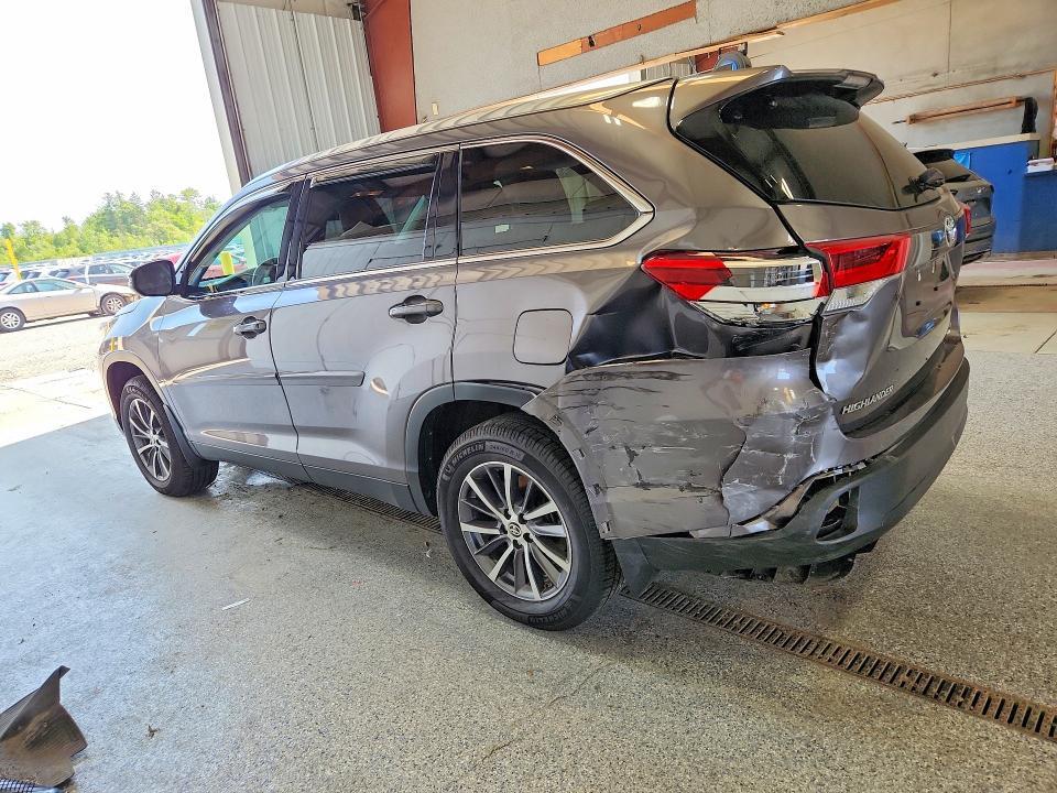 2019 TOYOTA HIGHLANDER XLE — Фото 2 из 13