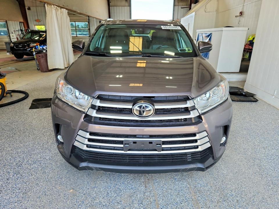 2019 TOYOTA HIGHLANDER XLE — Фото 5 из 13