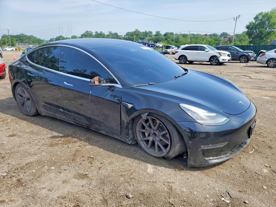 2019 TESLA MDL 3 — Фото 4 из 13
