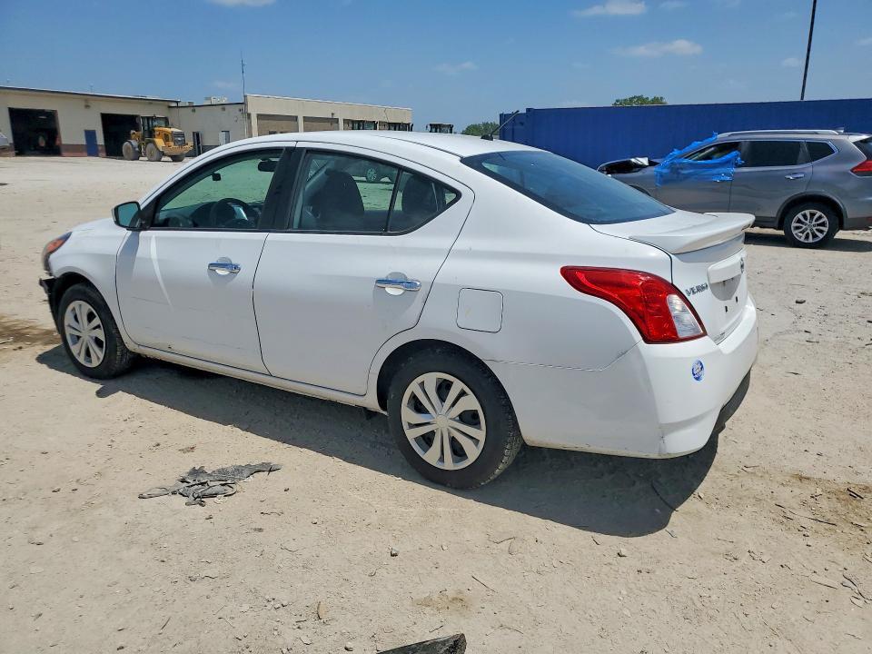 2019 NISSAN VERSA SV — Фото 2 из 13