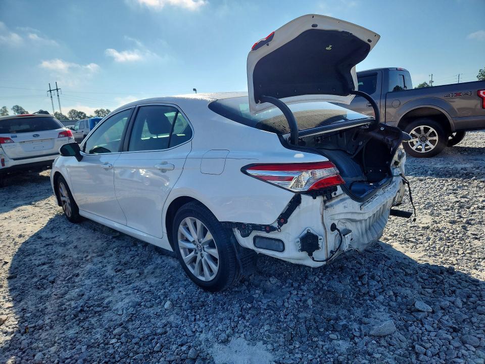 2019 TOYOTA CAMRY LE — Фото 2 из 13