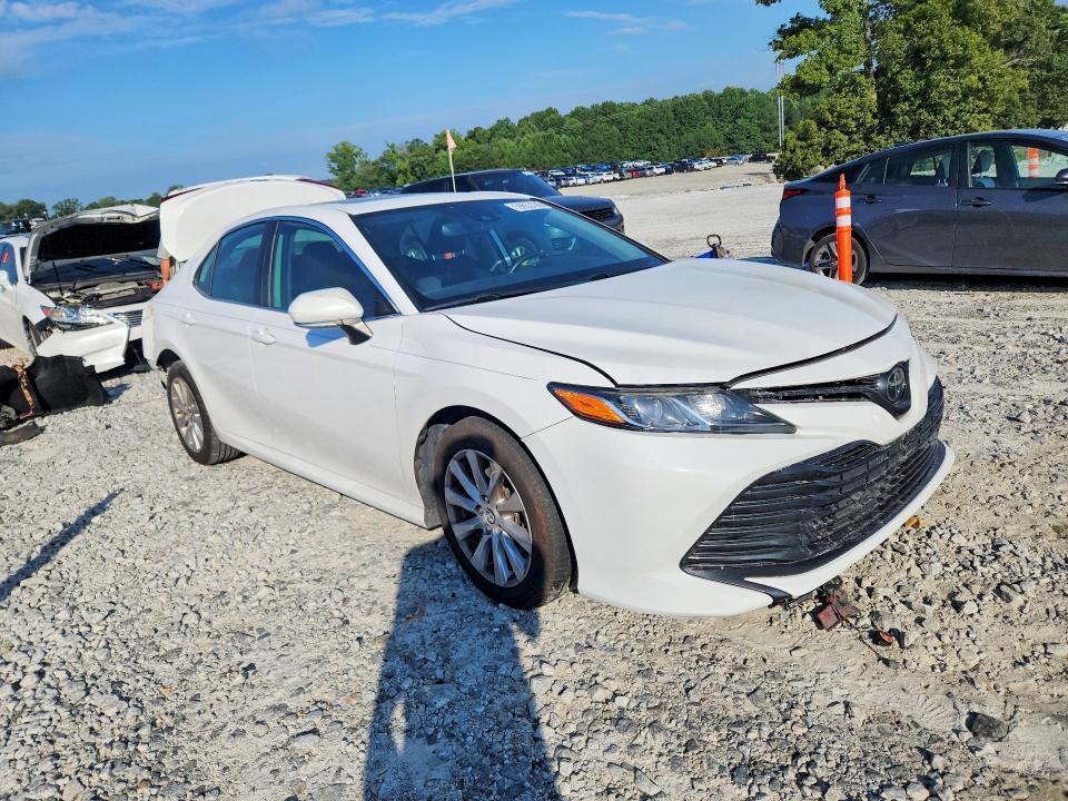 2019 TOYOTA CAMRY LE — Фото 4 из 13