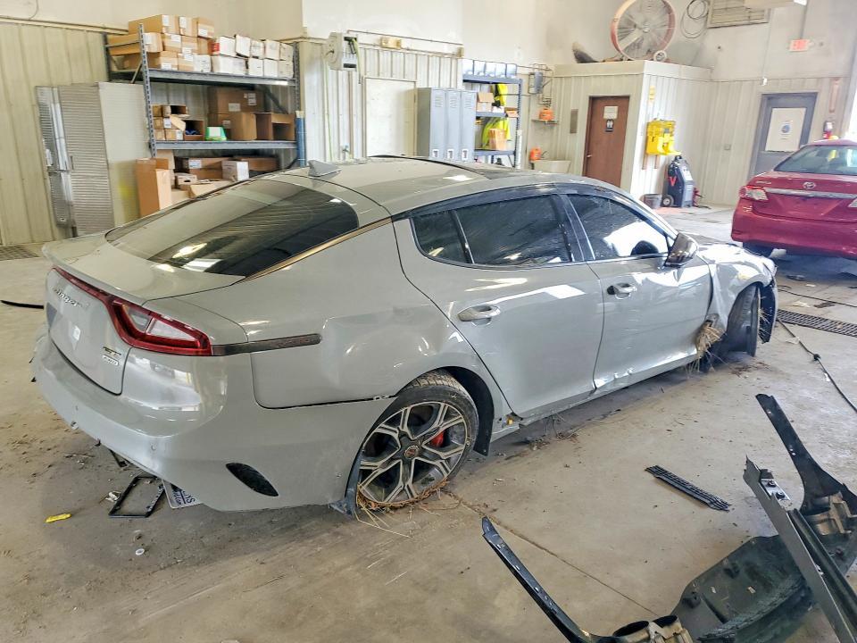 2019 KIA STINGER GT1 — Фото 3 из 12