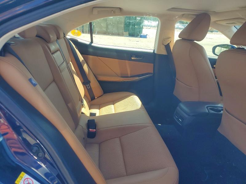 2018 LEXUS IS 300 — Фото 10 из 12