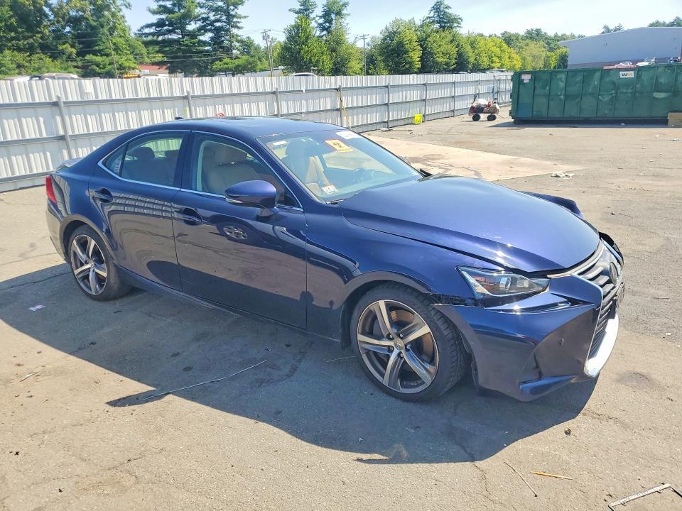 2018 LEXUS IS 300 — Фото 4 из 12