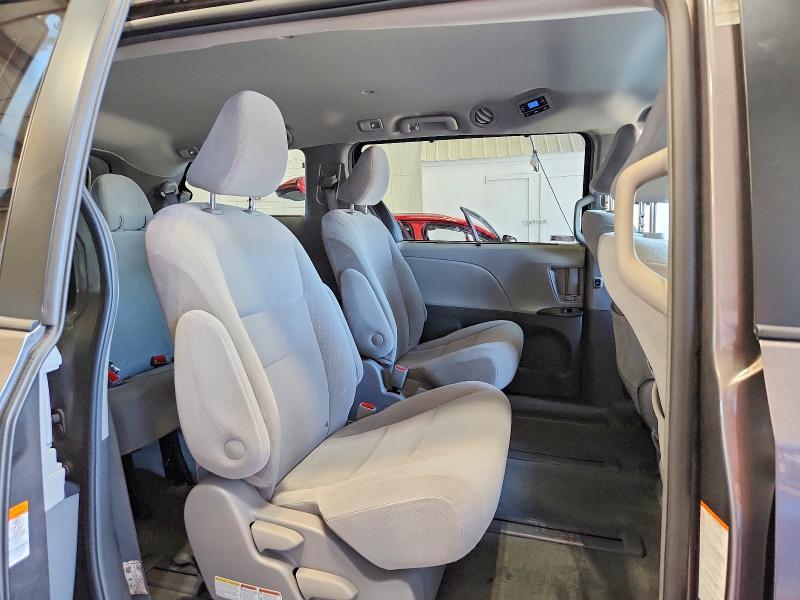 2018 TOYOTA SIENNA LE — Фото 11 из 13