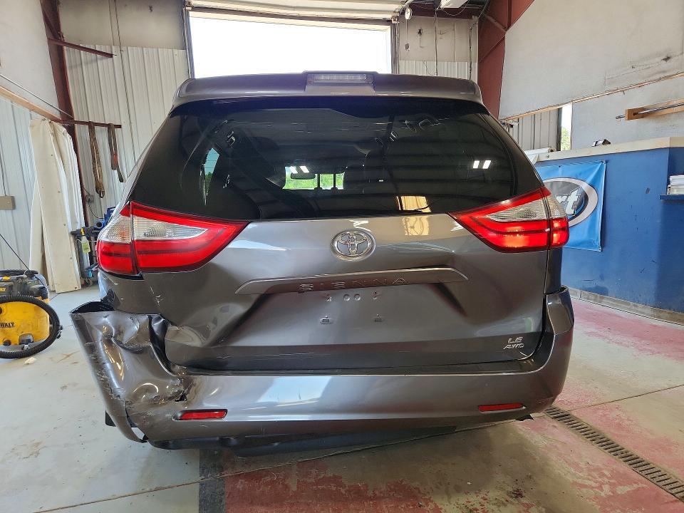 2018 TOYOTA SIENNA LE — Фото 6 из 13