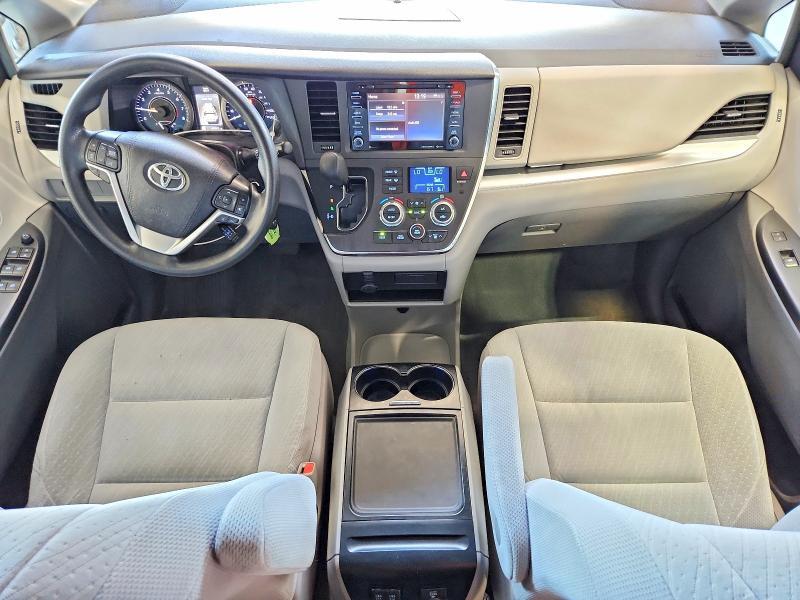 2018 TOYOTA SIENNA LE — Фото 8 из 13