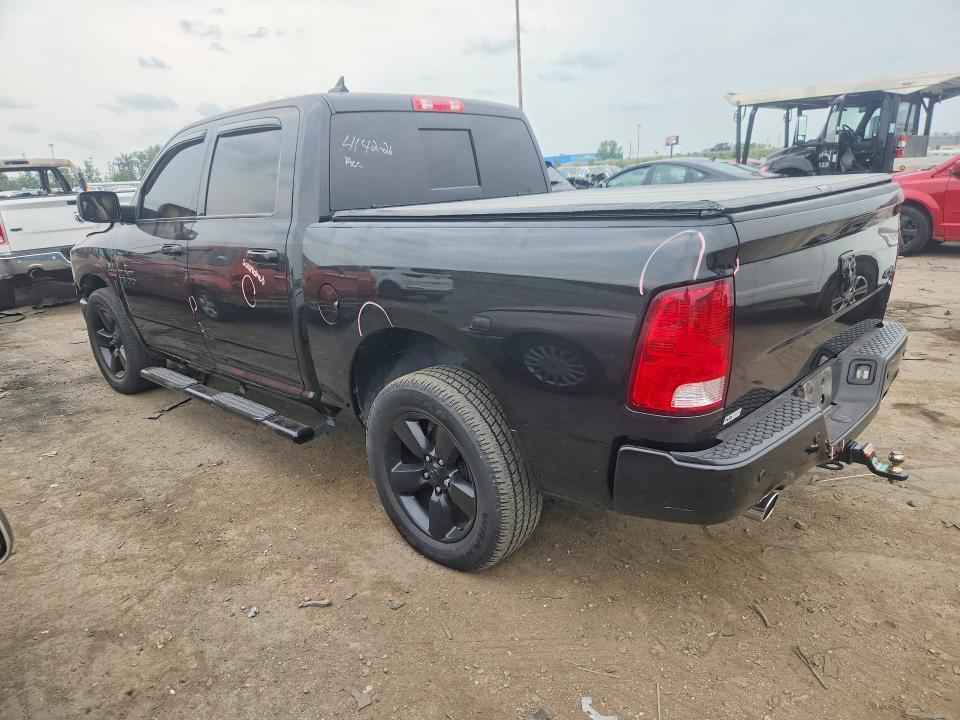 2018 RAM 1500 SLT — Фото 2 из 12