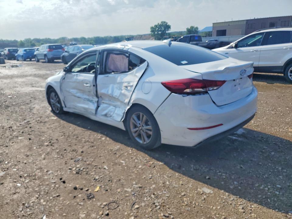 2018 HYUNDAI ELANTRA VALUE EDITION — Фото 2 из 12