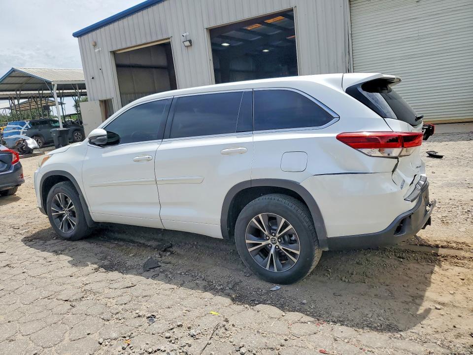 5TDBZRFH9JS834119 2018 TOYOTA HIGHLANDER photo no. 2