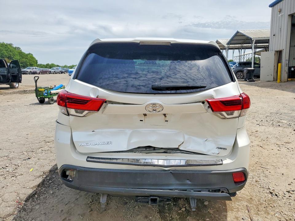5TDBZRFH9JS834119 2018 TOYOTA HIGHLANDER photo no. 6