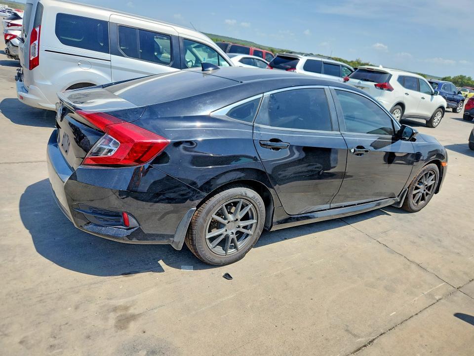 JHMFC1F7XJX033932 2018 HONDA CIVIC photo no. 3
