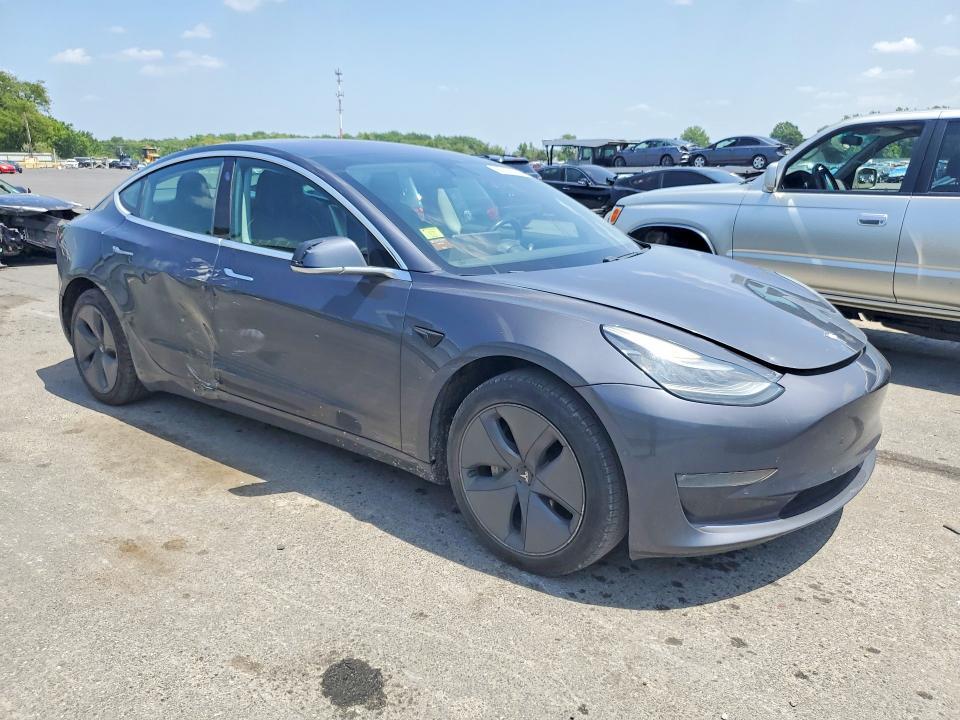2017 TESLA MODEL 3 — Фото 4 из 12