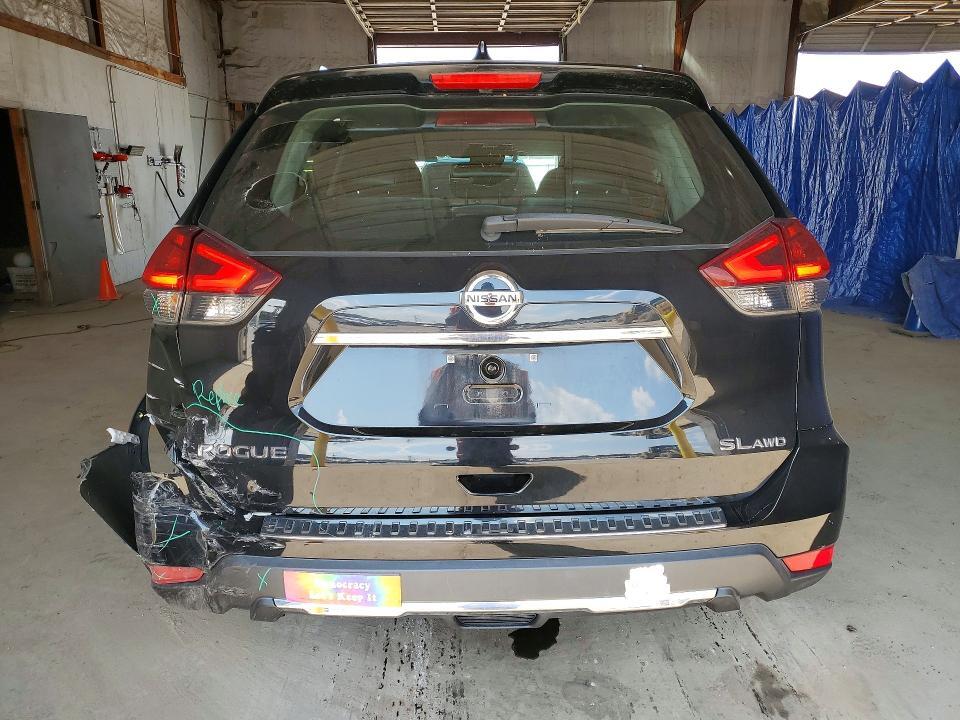 2017 NISSAN ROGUE SL — Фото 6 из 13