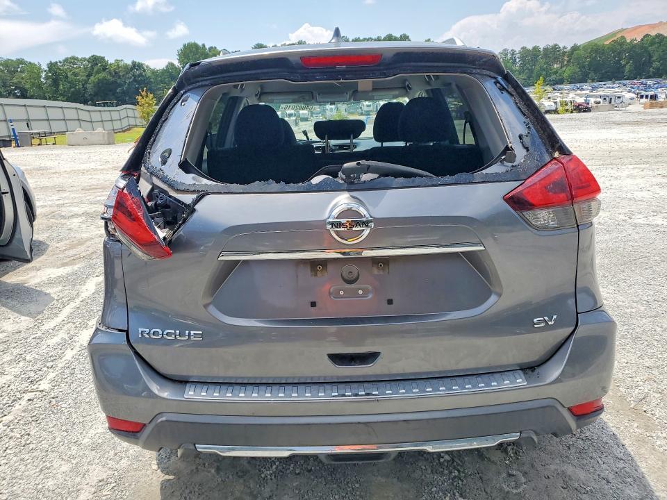 2017 NISSAN ROGUE SV — Фото 6 из 12
