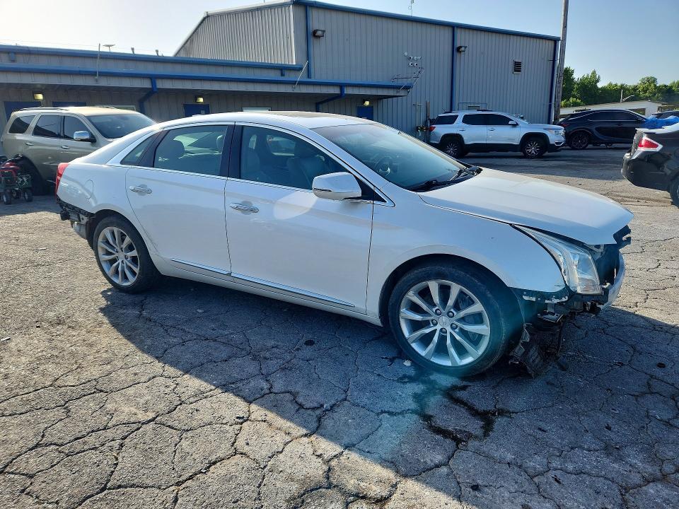2017 CADILLAC XTS LUXURY — Фото 4 из 12