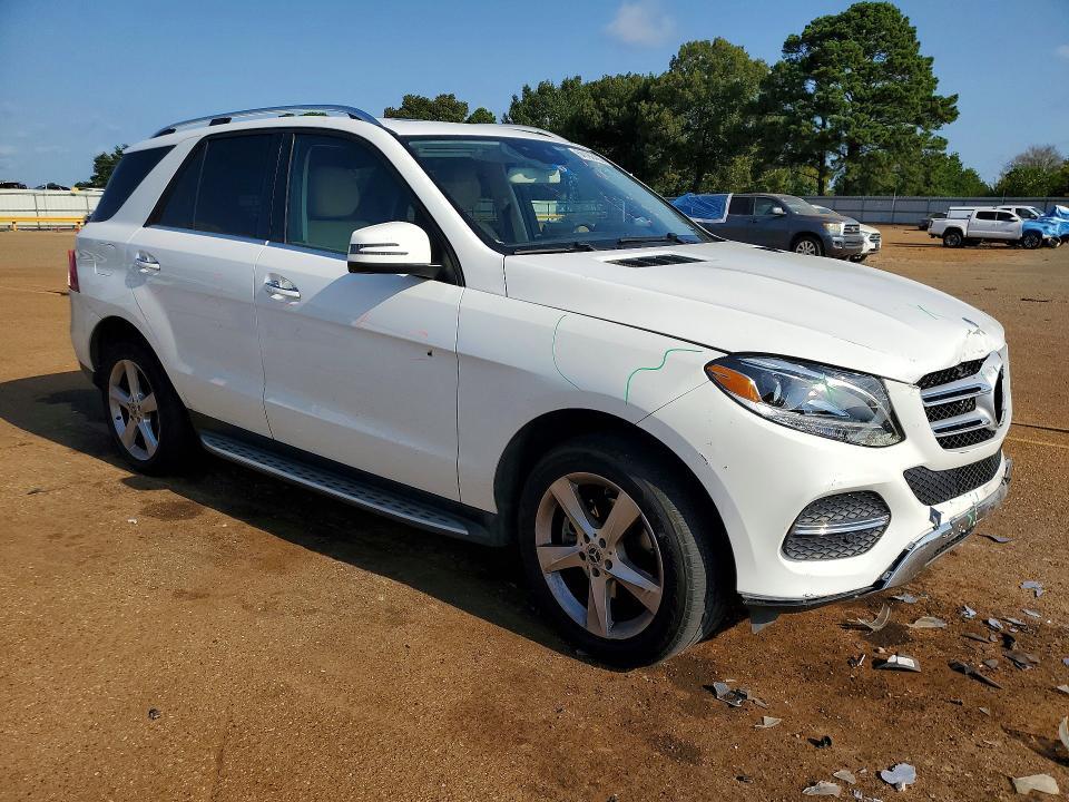 2017 MERCEDES-BENZ GLE 350 — Фото 4 из 12