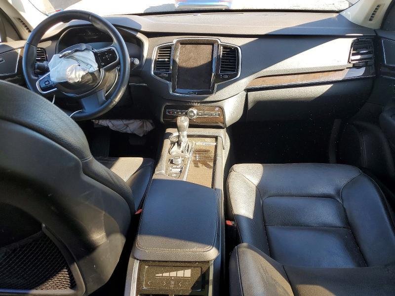 2016 VOLVO XC90 T6 — Фото 8 из 13