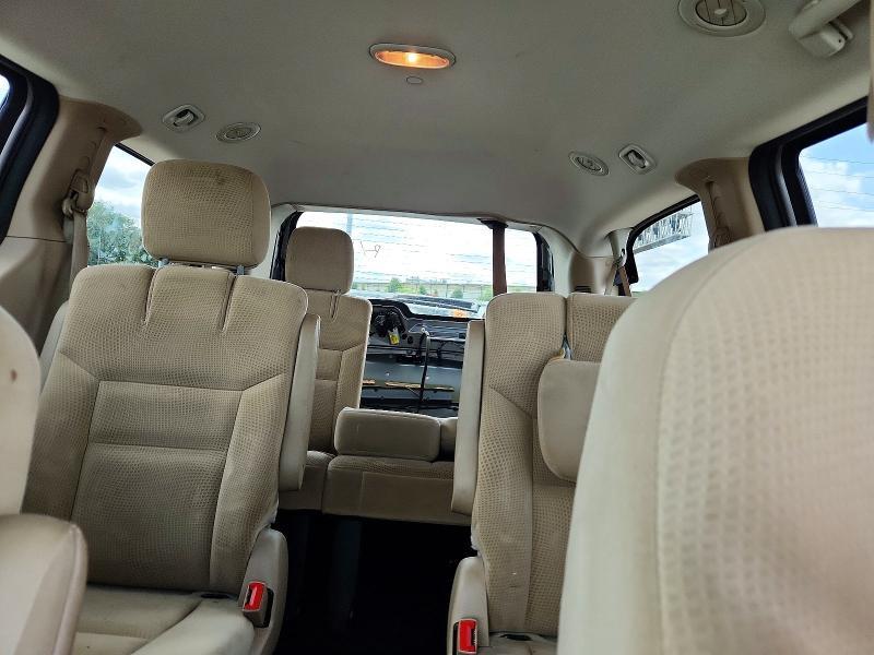 2016 DODGE GRAND CARAVAN SE — Фото 10 из 14