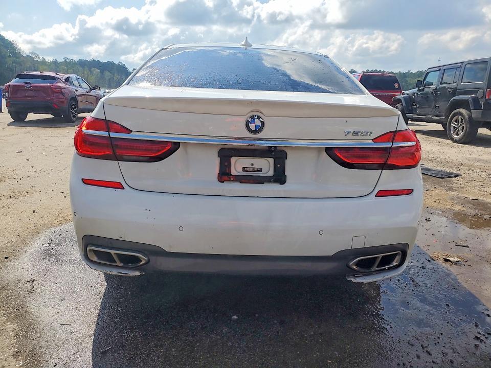 2016 BMW 750 I — Фото 6 из 12