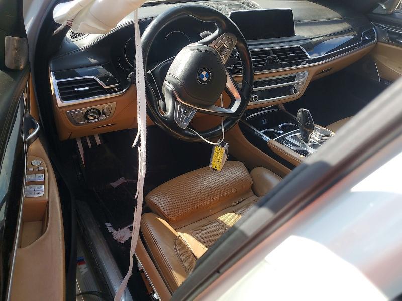 2016 BMW 750 I — Фото 8 из 12