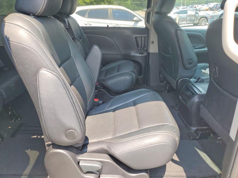2016 TOYOTA SIENNA SE — Фото 11 из 13