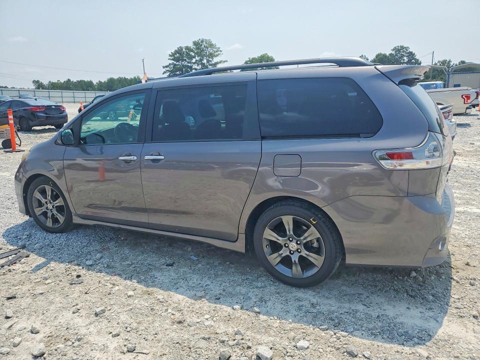 2016 TOYOTA SIENNA SE — Фото 2 из 13