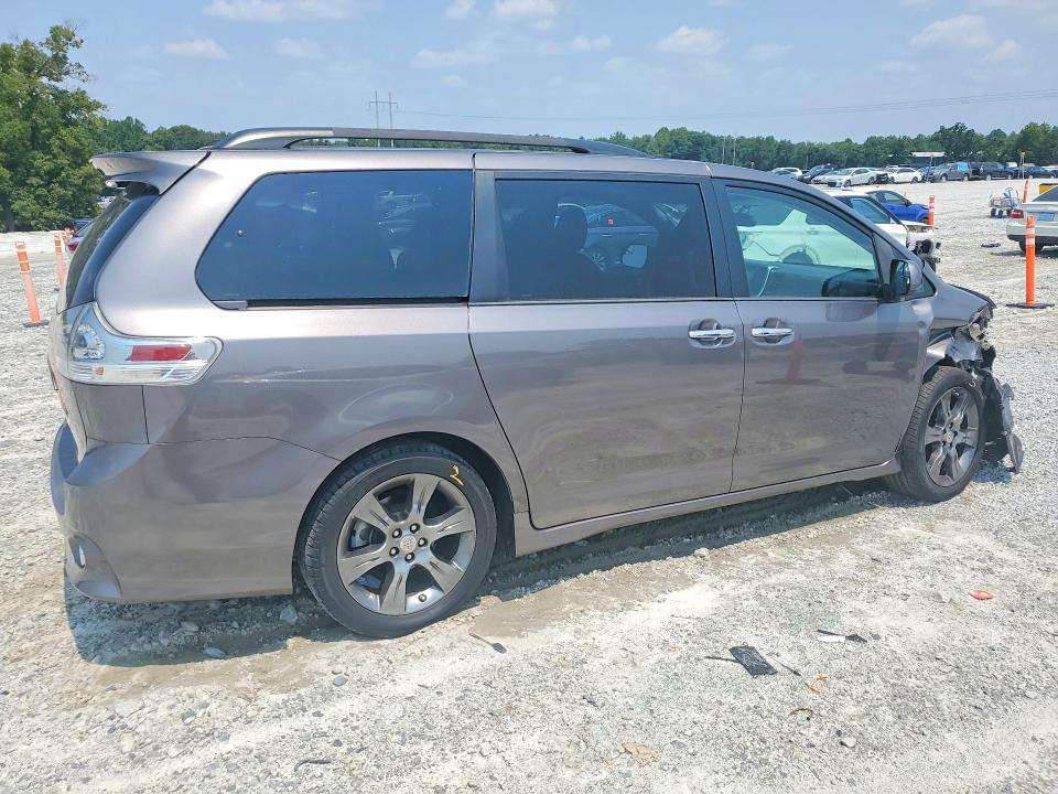 2016 TOYOTA SIENNA SE — Фото 3 из 13