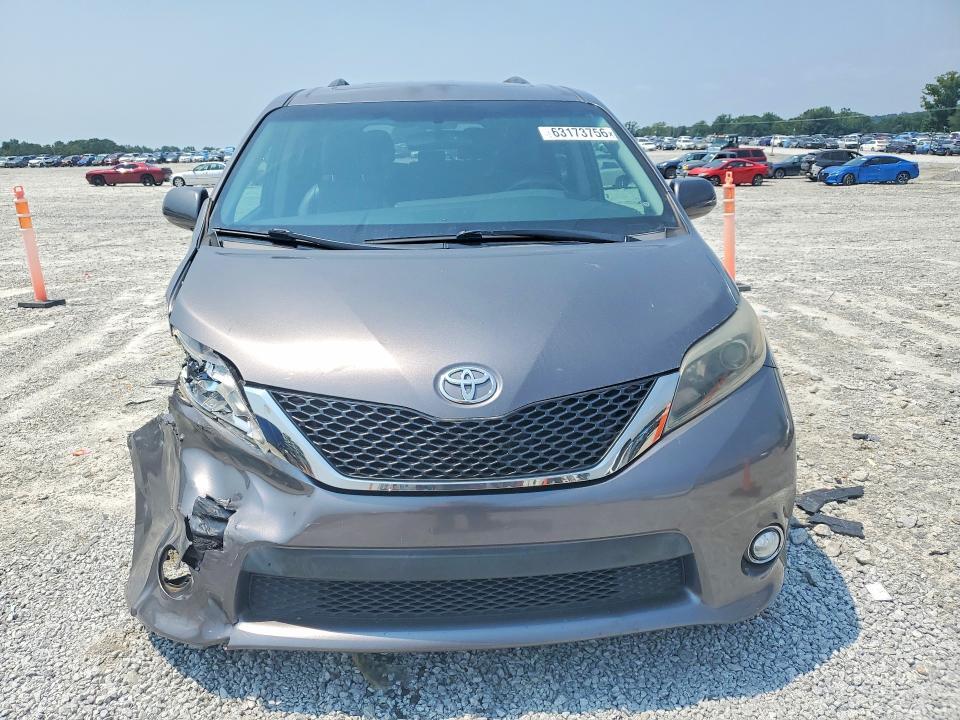 2016 TOYOTA SIENNA SE — Фото 5 из 13