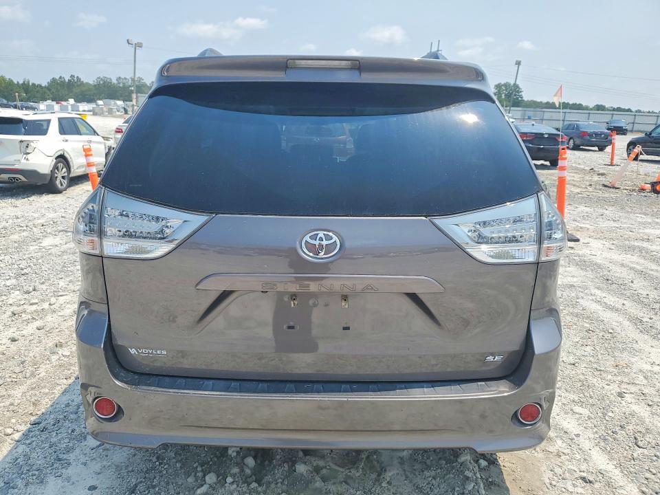 2016 TOYOTA SIENNA SE — Фото 6 из 13
