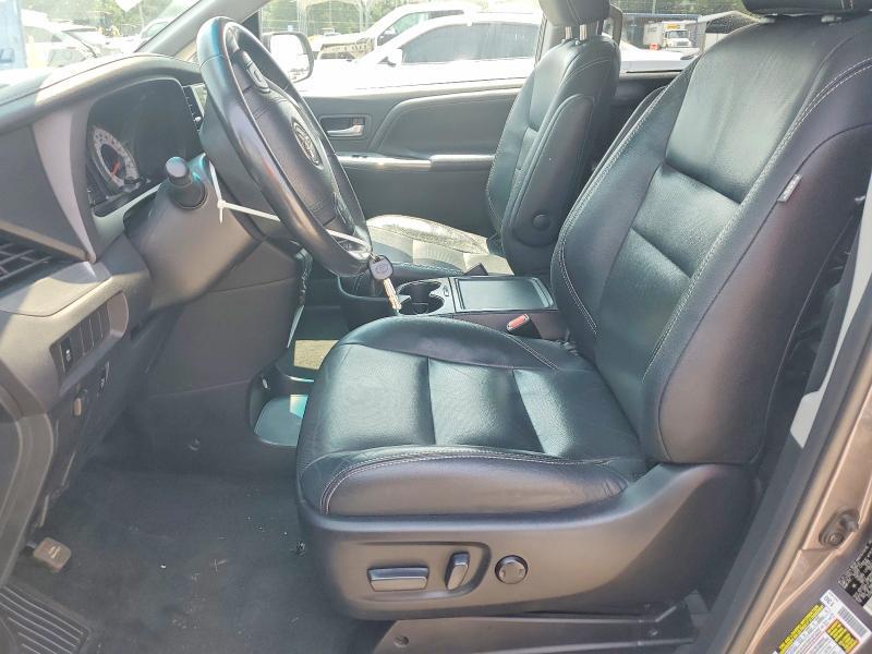 2016 TOYOTA SIENNA SE — Фото 7 из 13