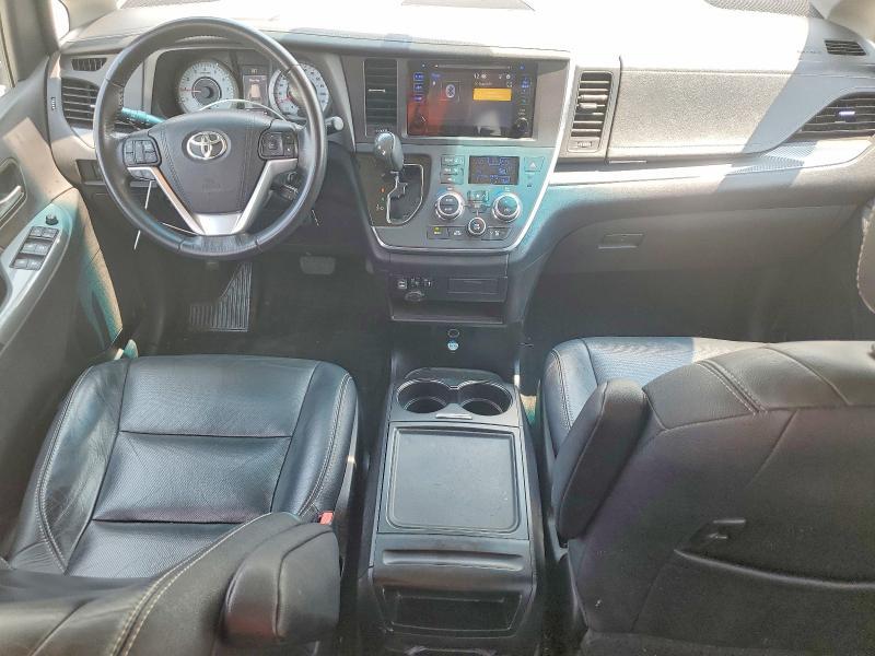 2016 TOYOTA SIENNA SE — Фото 8 из 13