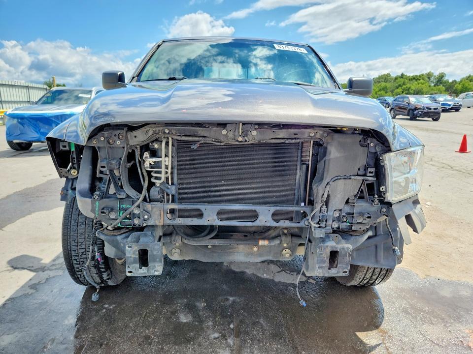 2016 RAM 1500 SLT — Фото 5 из 13